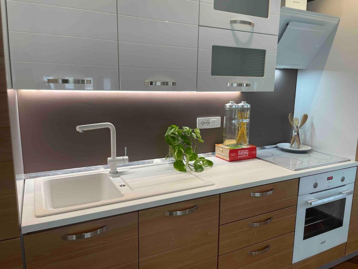 Luxury Spacious Flat With A Lovely Terrace *